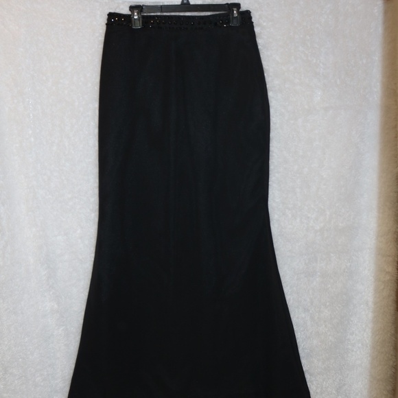 Custom made formal qown size 12 - Picture 4 of 8